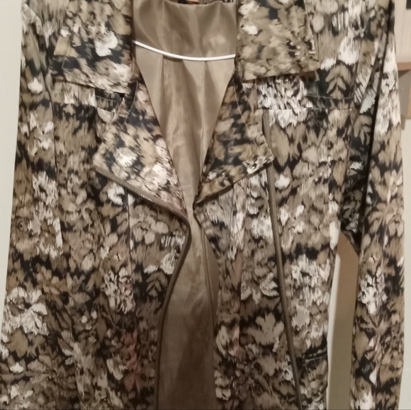 Ellen tracy trench jacket - Picture 7 of 13